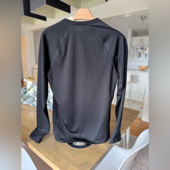 Capilene Midweight Crew LS - BLK - SM - Patagonia [0001] - Picture 3 of 7